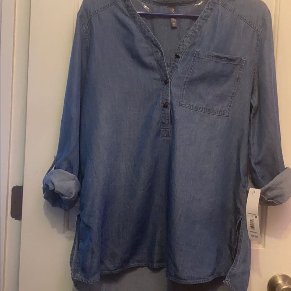 NWT Quarter sleeve denim top